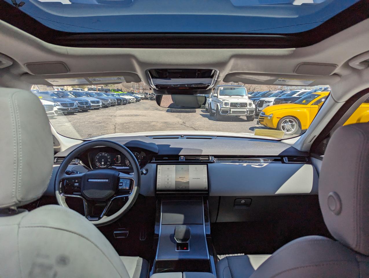 Land Rover Range Rover Velar P400 Dynamic SE 2025