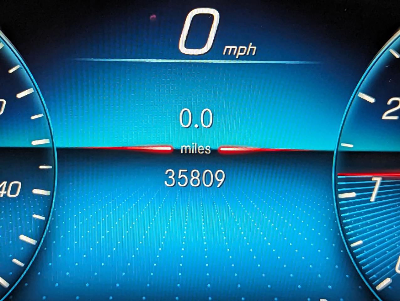 Mercedes-Benz GLB GLB 250 4MATIC SUV 2023