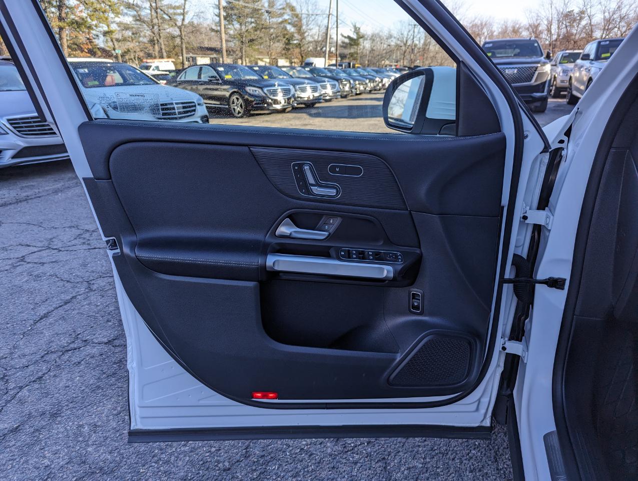 Mercedes-Benz GLB GLB 250 4MATIC SUV 2023