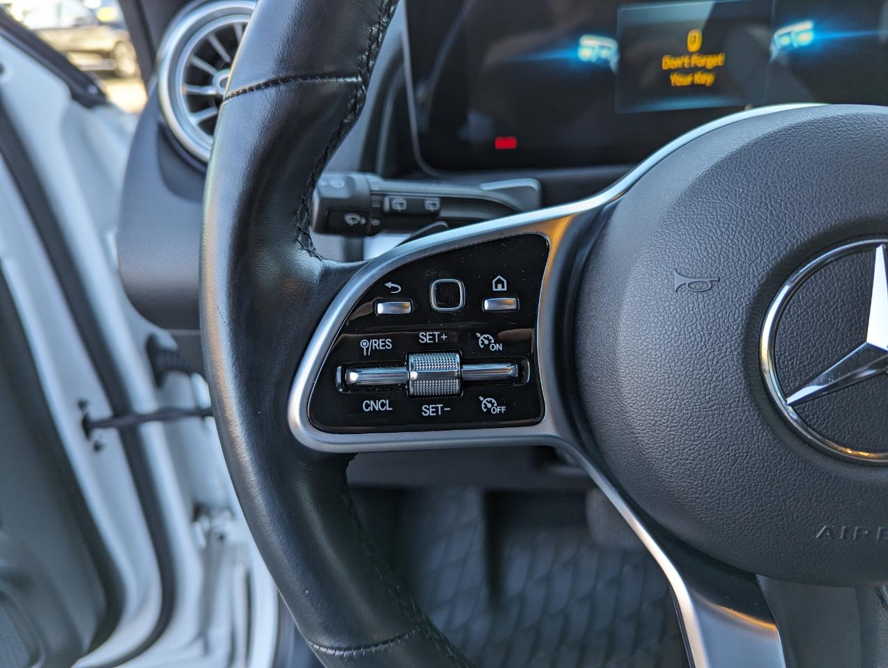 Mercedes-Benz GLB GLB 250 4MATIC SUV 2023