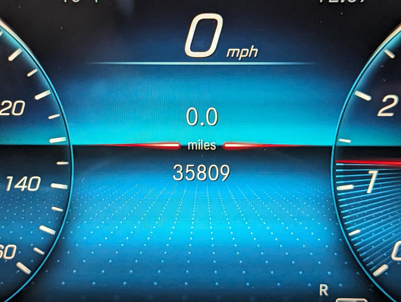 Mercedes-Benz GLB GLB 250 4MATIC SUV 2023