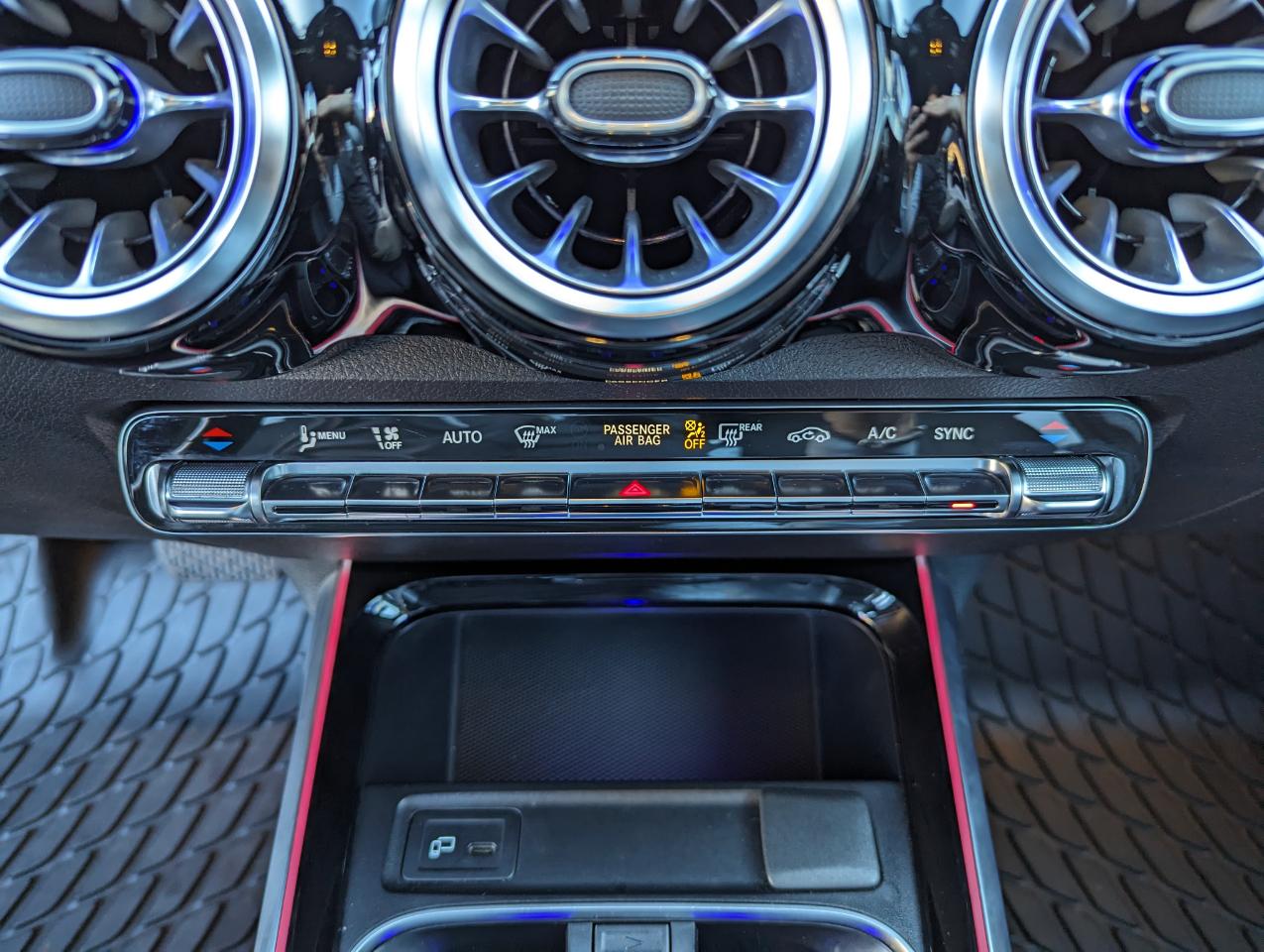 Mercedes-Benz GLB GLB 250 4MATIC SUV 2023