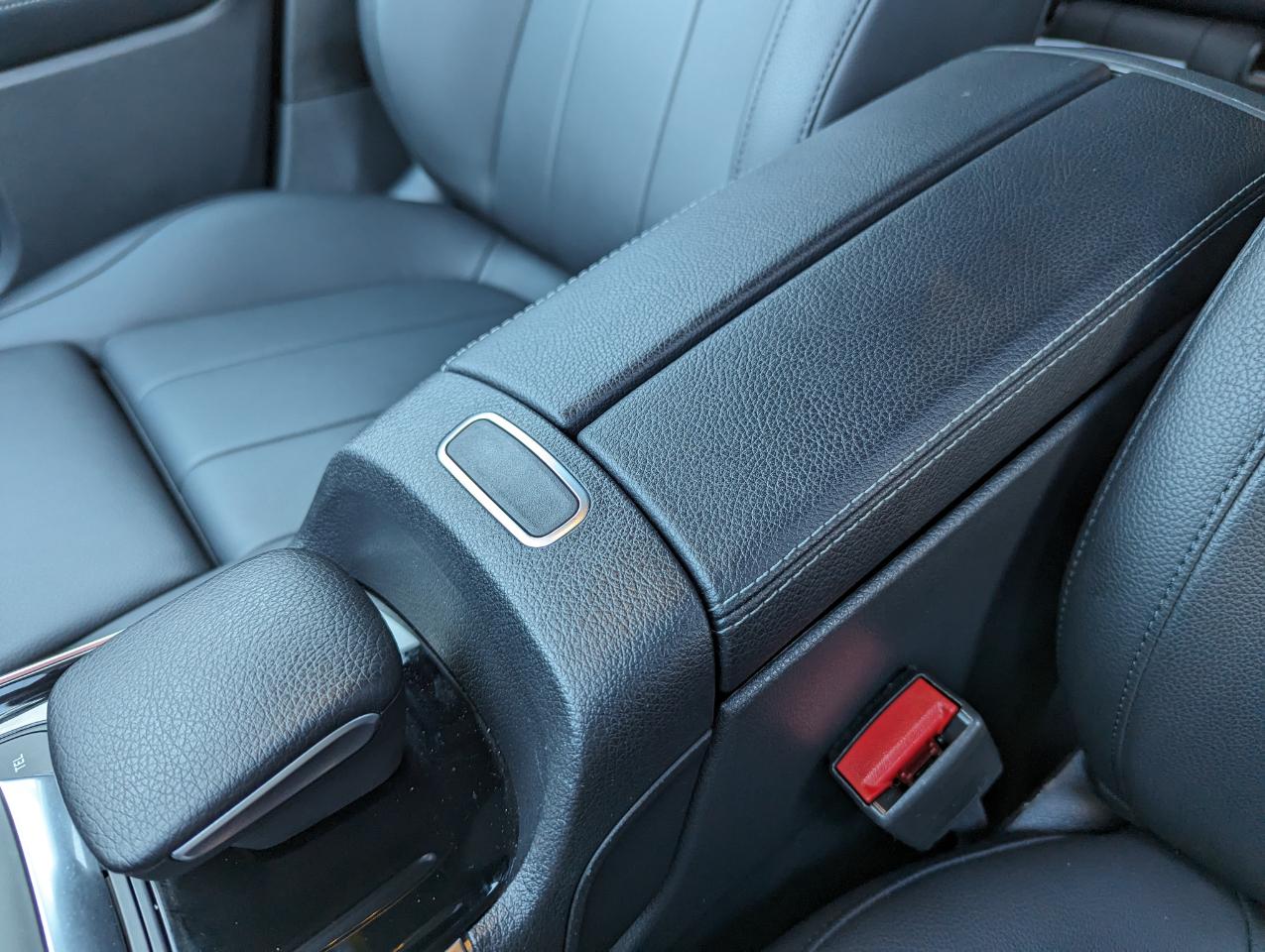 Mercedes-Benz GLB GLB 250 4MATIC SUV 2023