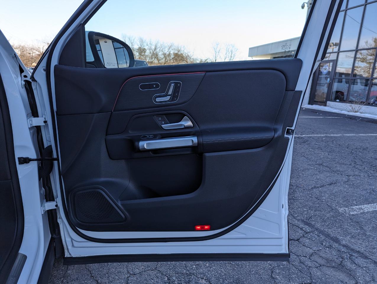 Mercedes-Benz GLB GLB 250 4MATIC SUV 2023