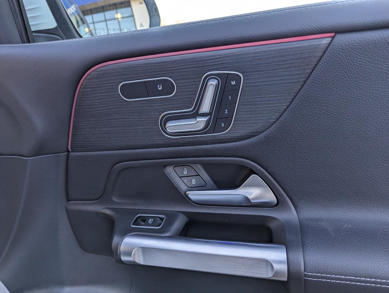 Mercedes-Benz GLB GLB 250 4MATIC SUV 2023