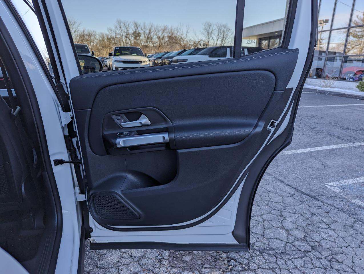 Mercedes-Benz GLB GLB 250 4MATIC SUV 2023