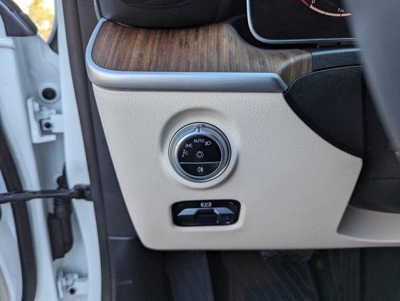 Mercedes-Benz C-Class C 300 4MATIC Sedan 2024