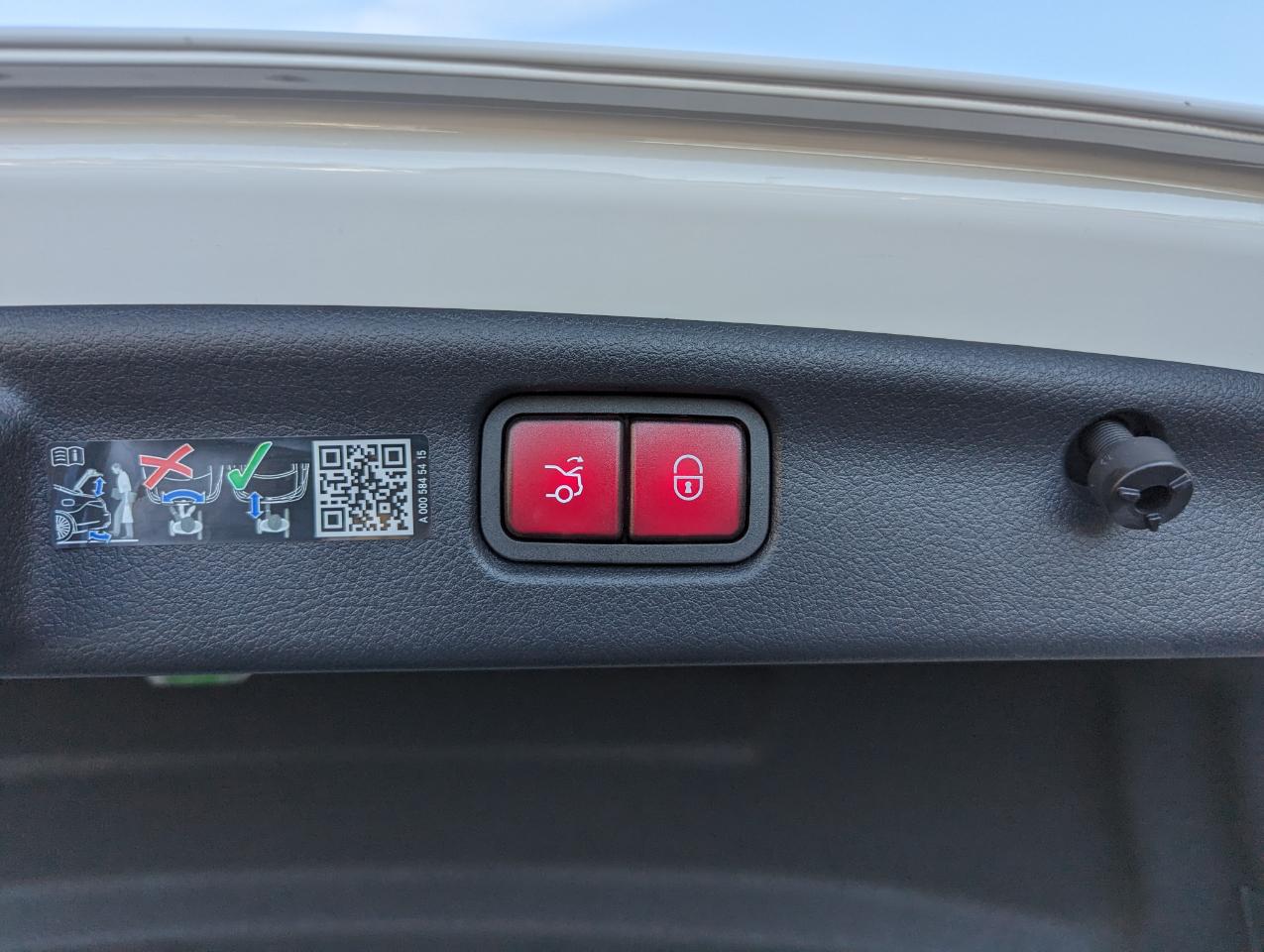 Mercedes-Benz C-Class C 300 4MATIC Sedan 2024