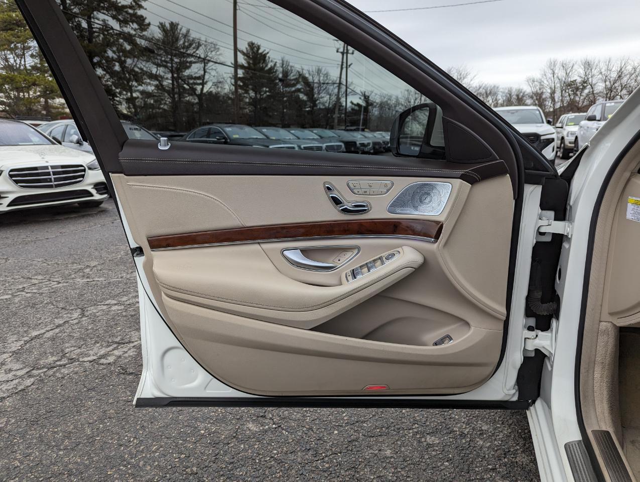 Mercedes-Benz S-Class 4dr Sdn S 550 4MATIC 2014