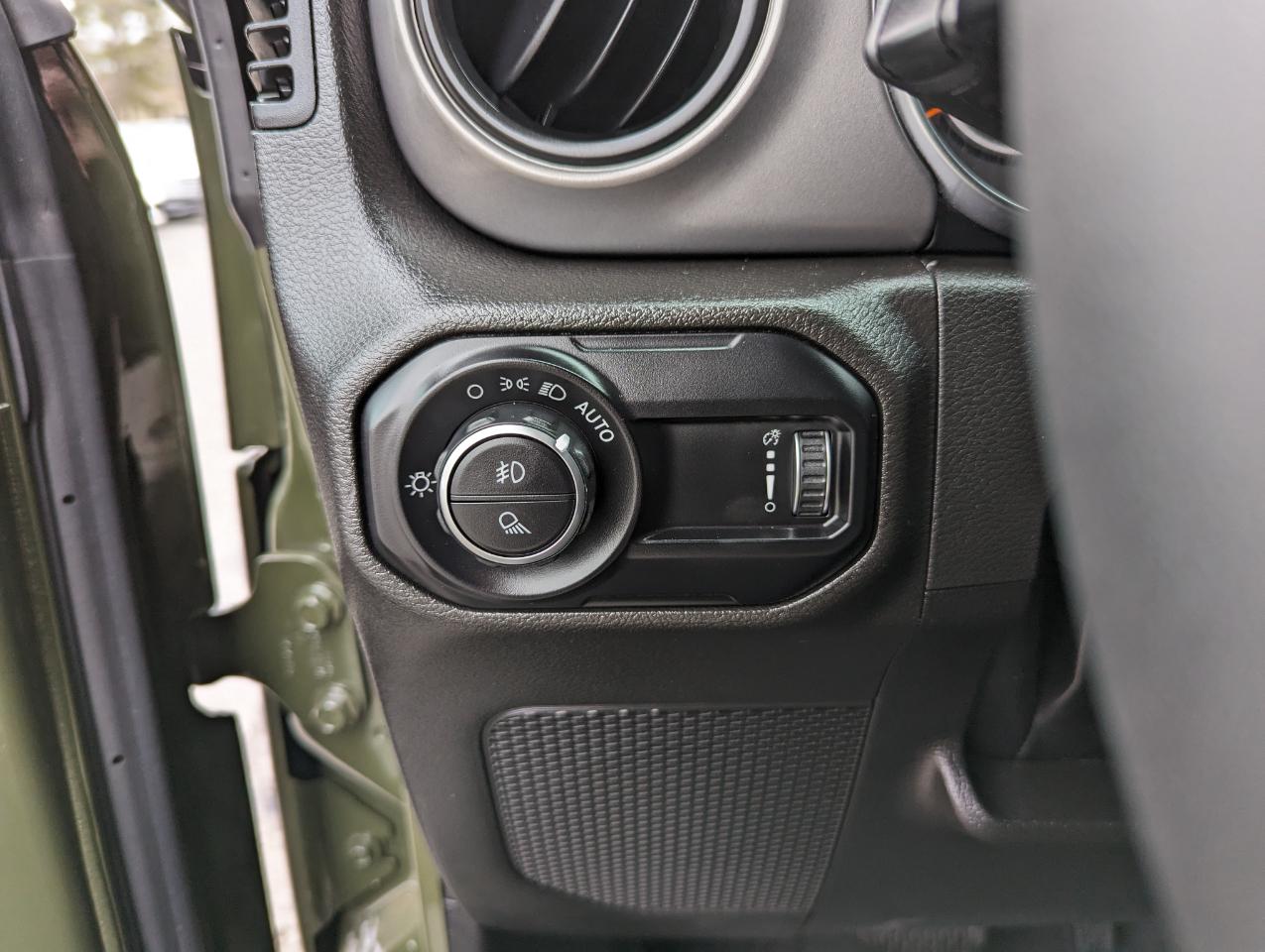 Jeep Gladiator Willys 4x4 2023