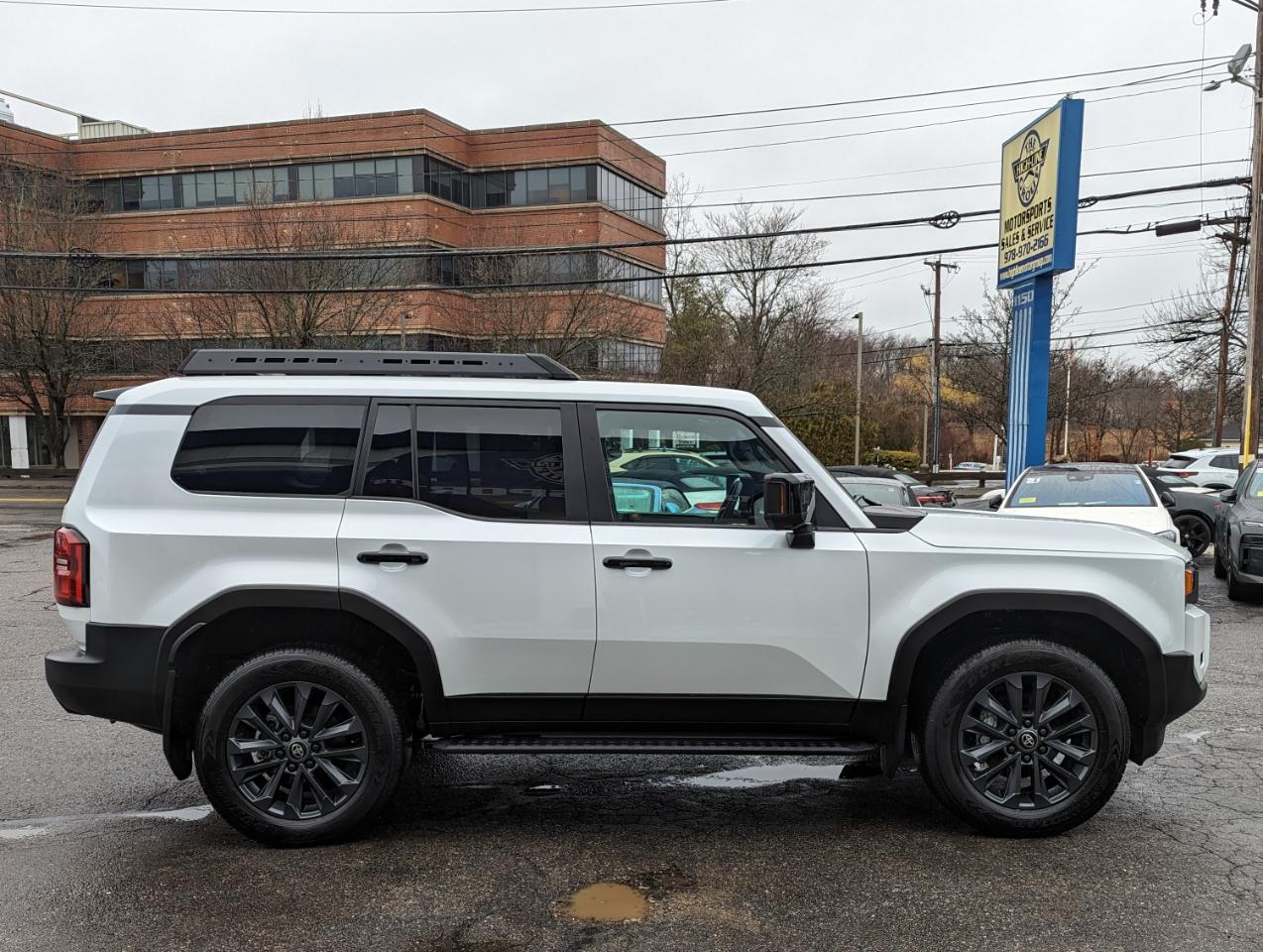 Toyota Land Cruiser 4WD (Natl) 2024