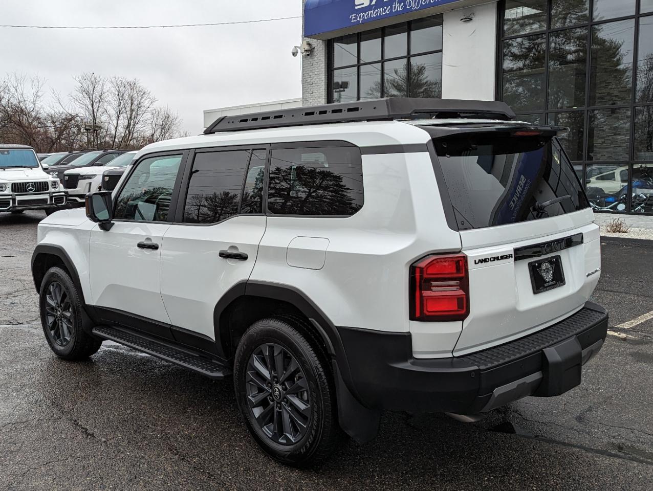 Toyota Land Cruiser 4WD (Natl) 2024