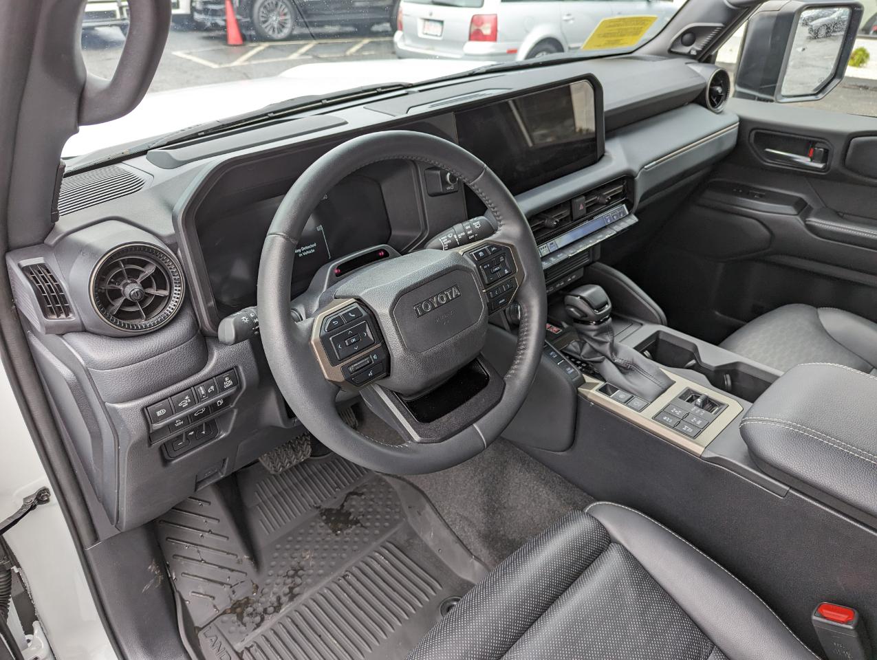 Toyota Land Cruiser 4WD (Natl) 2024