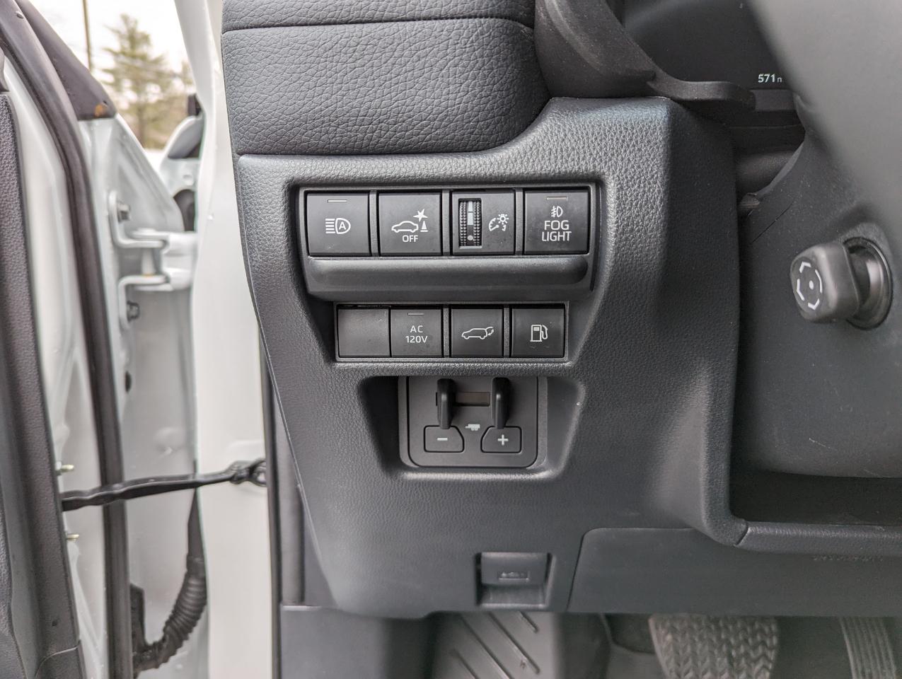 Toyota Land Cruiser 4WD (Natl) 2024