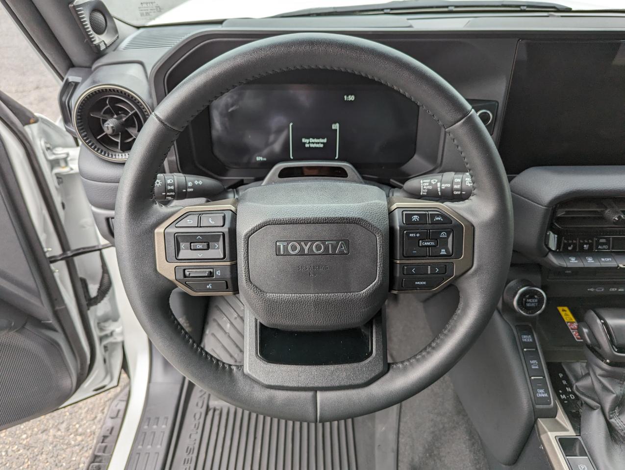 Toyota Land Cruiser 4WD (Natl) 2024