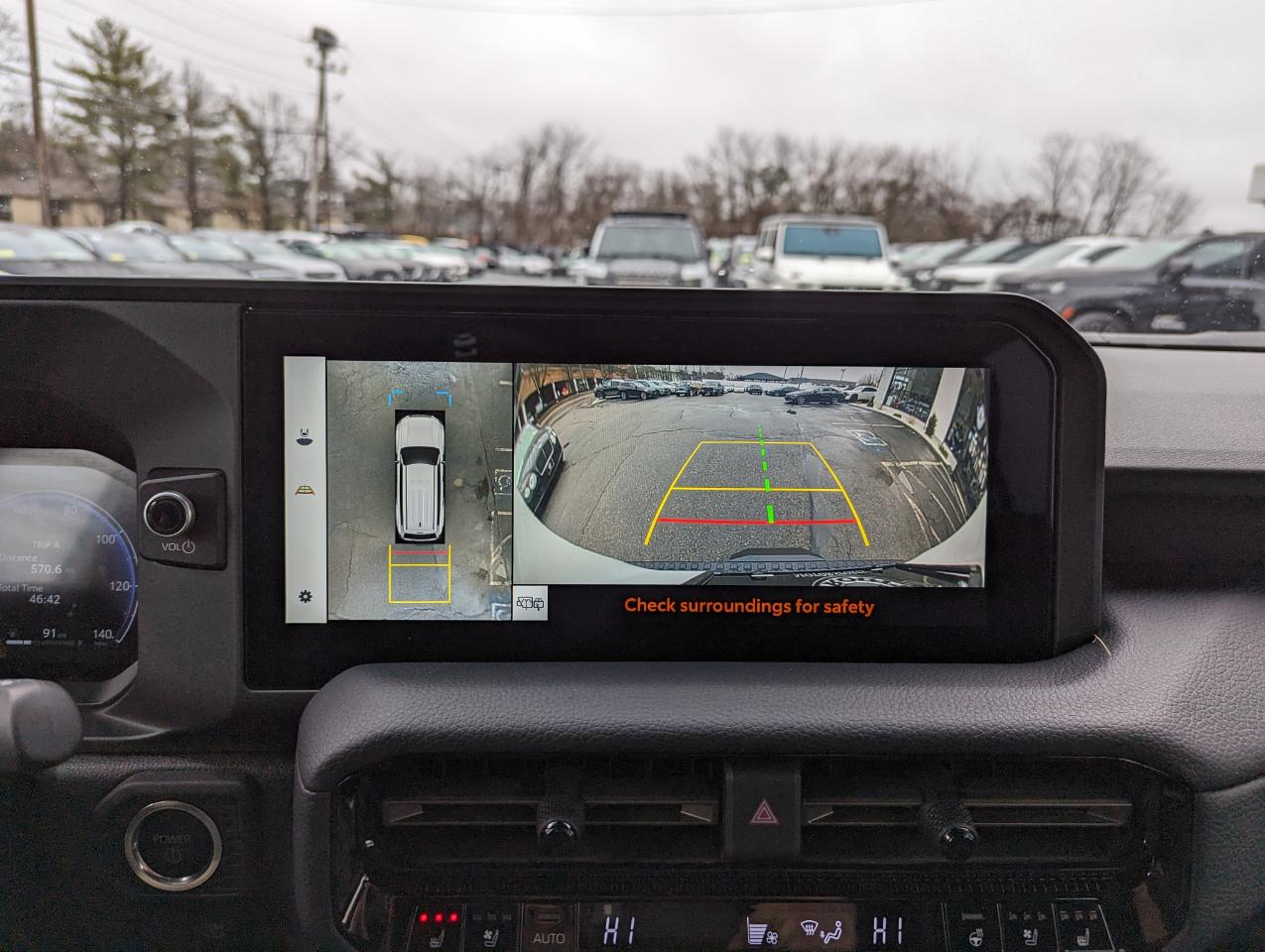 Toyota Land Cruiser 4WD (Natl) 2024