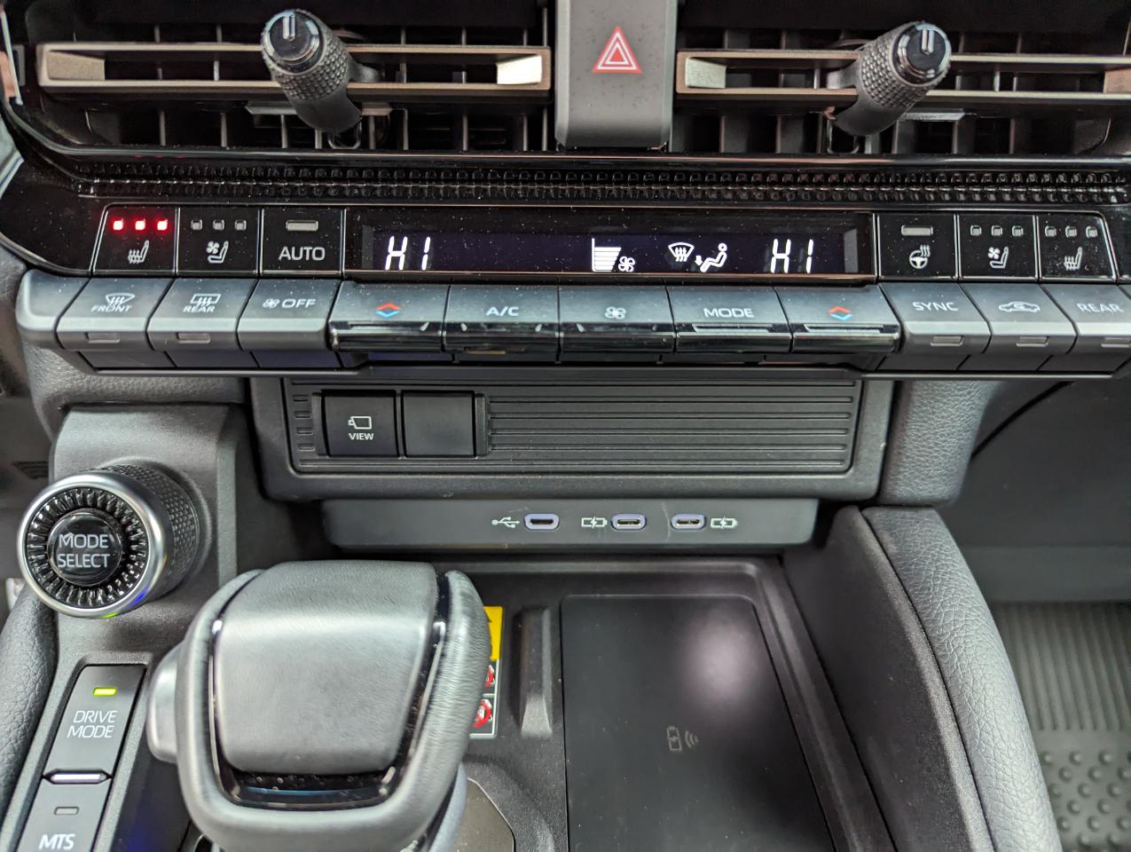 Toyota Land Cruiser 4WD (Natl) 2024