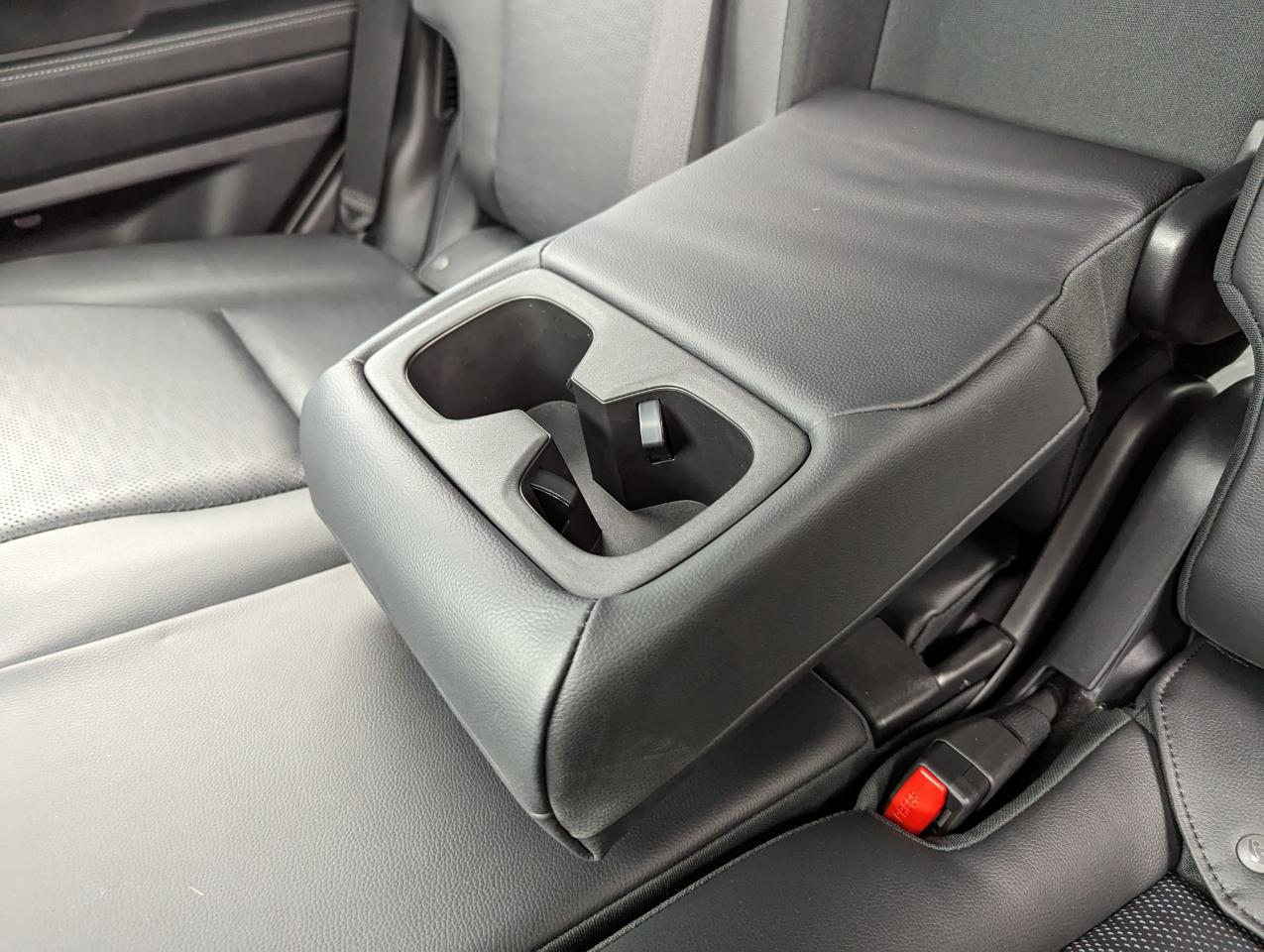 Toyota Land Cruiser 4WD (Natl) 2024