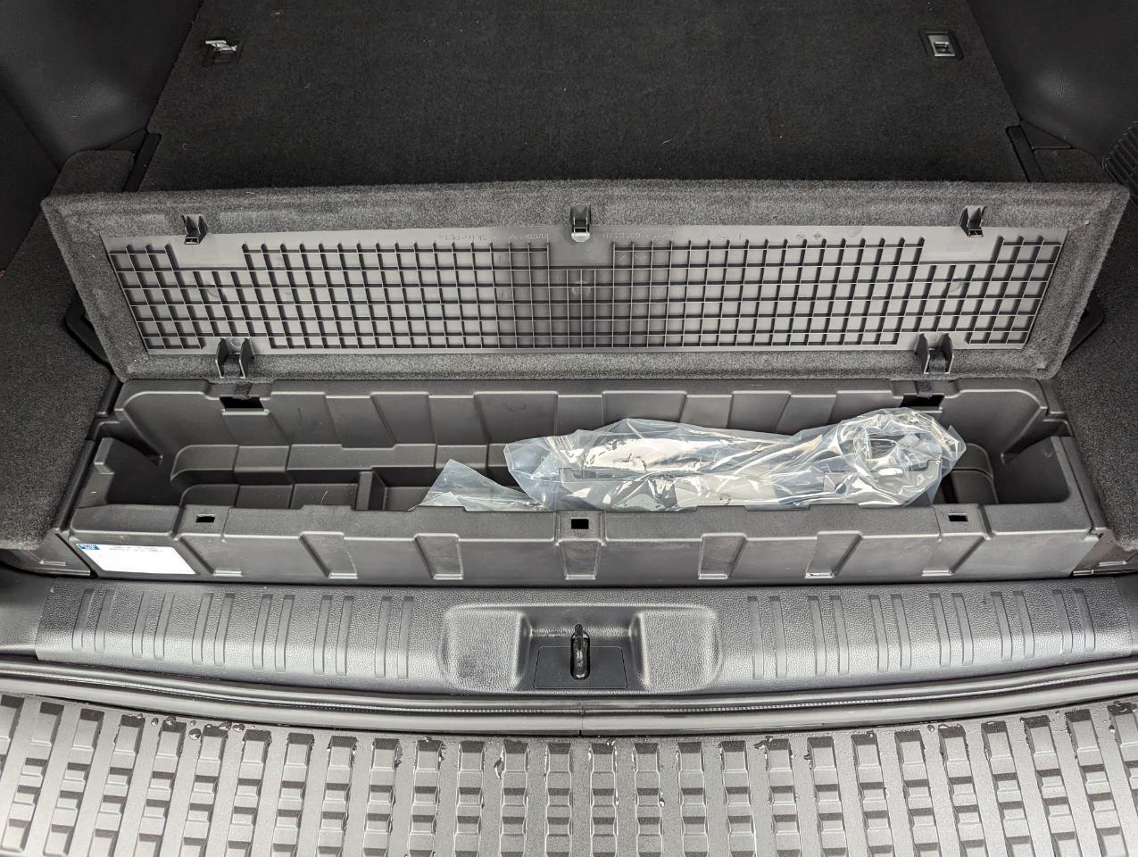 Toyota Land Cruiser 4WD (Natl) 2024