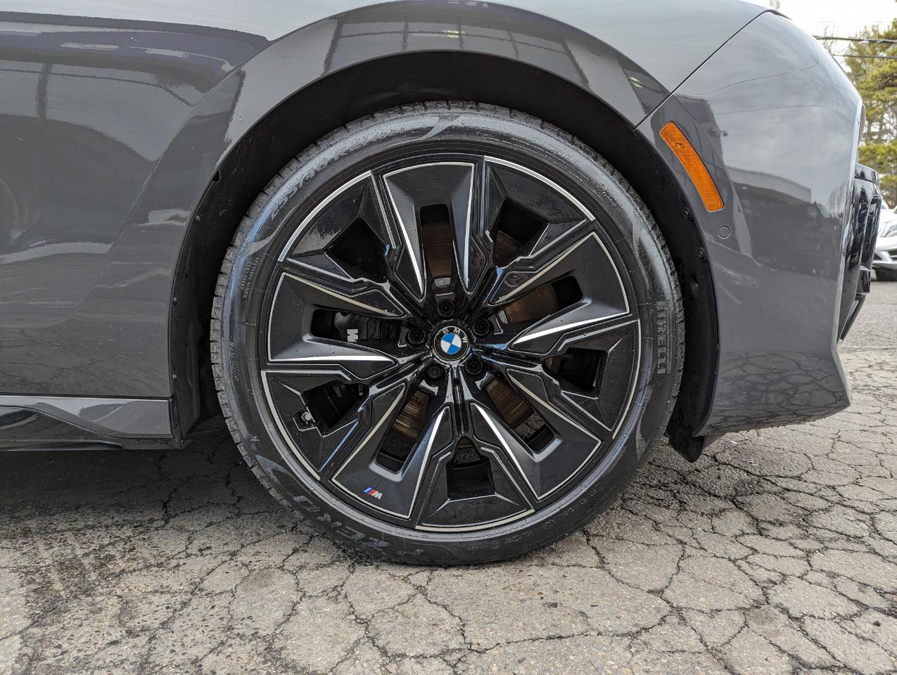 BMW 7 Series 760i xDrive Sedan 2023