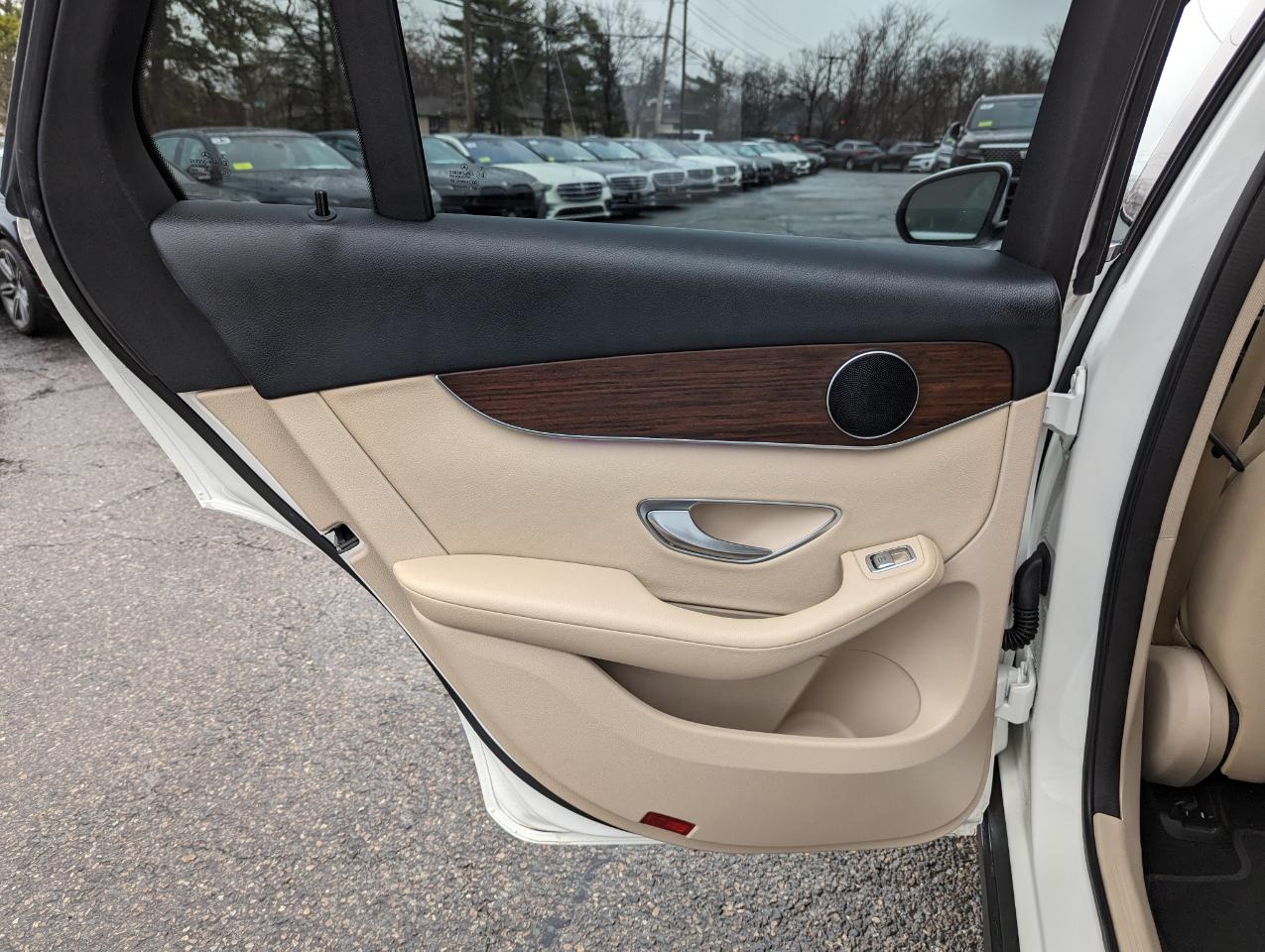 Mercedes-Benz GLC GLC 300 4MATIC SUV 2022