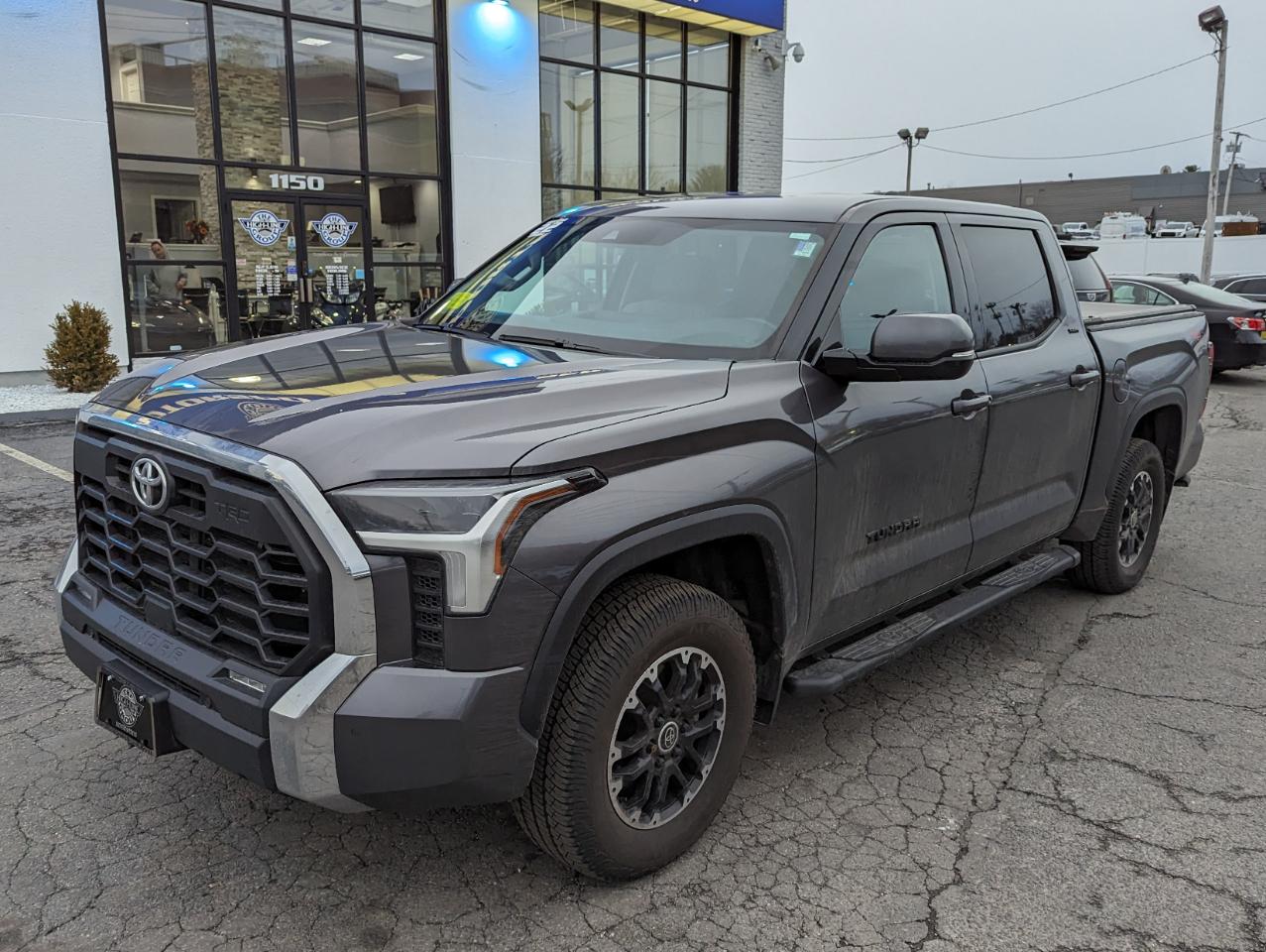 Toyota Tundra 4WD SR5 CrewMax 5.5' Bed (Natl) 2022