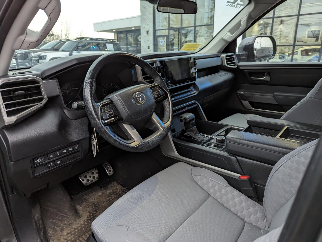 Toyota Tundra 4WD SR5 CrewMax 5.5' Bed (Natl) 2022