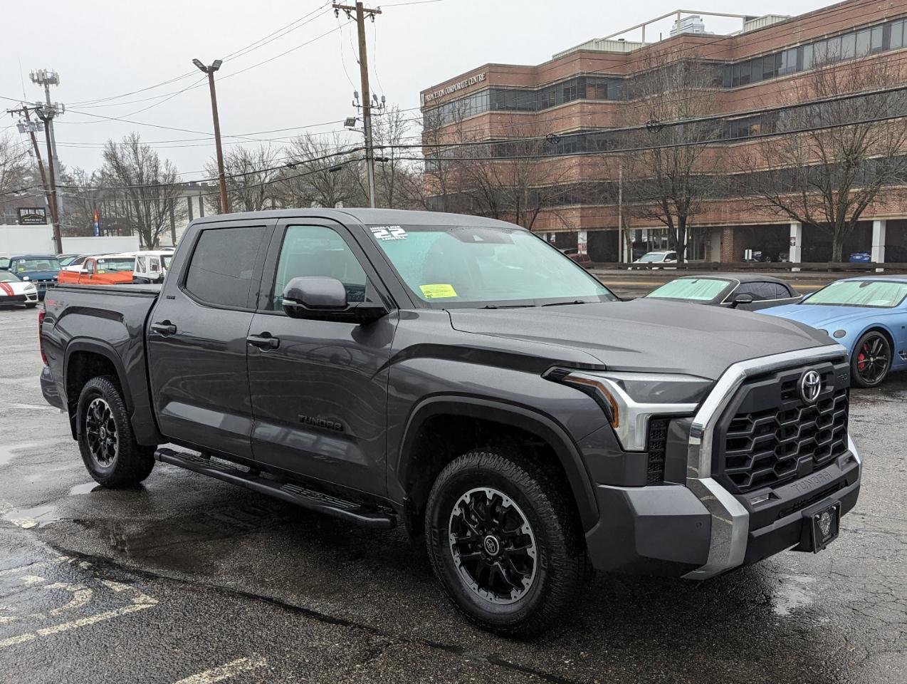 Toyota Tundra 4WD SR5 CrewMax 5.5' Bed (Natl) 2022