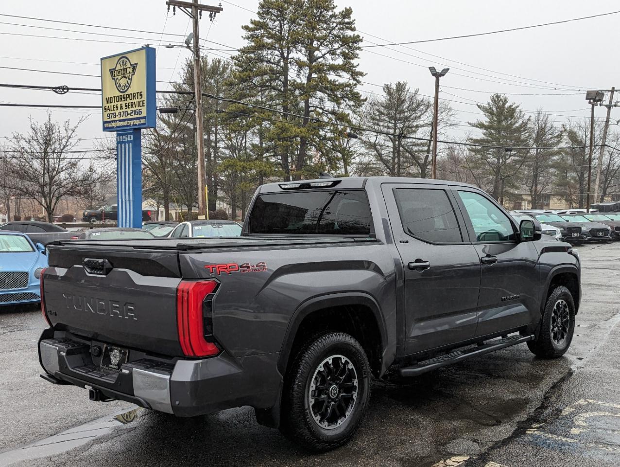 Toyota Tundra 4WD SR5 CrewMax 5.5' Bed (Natl) 2022