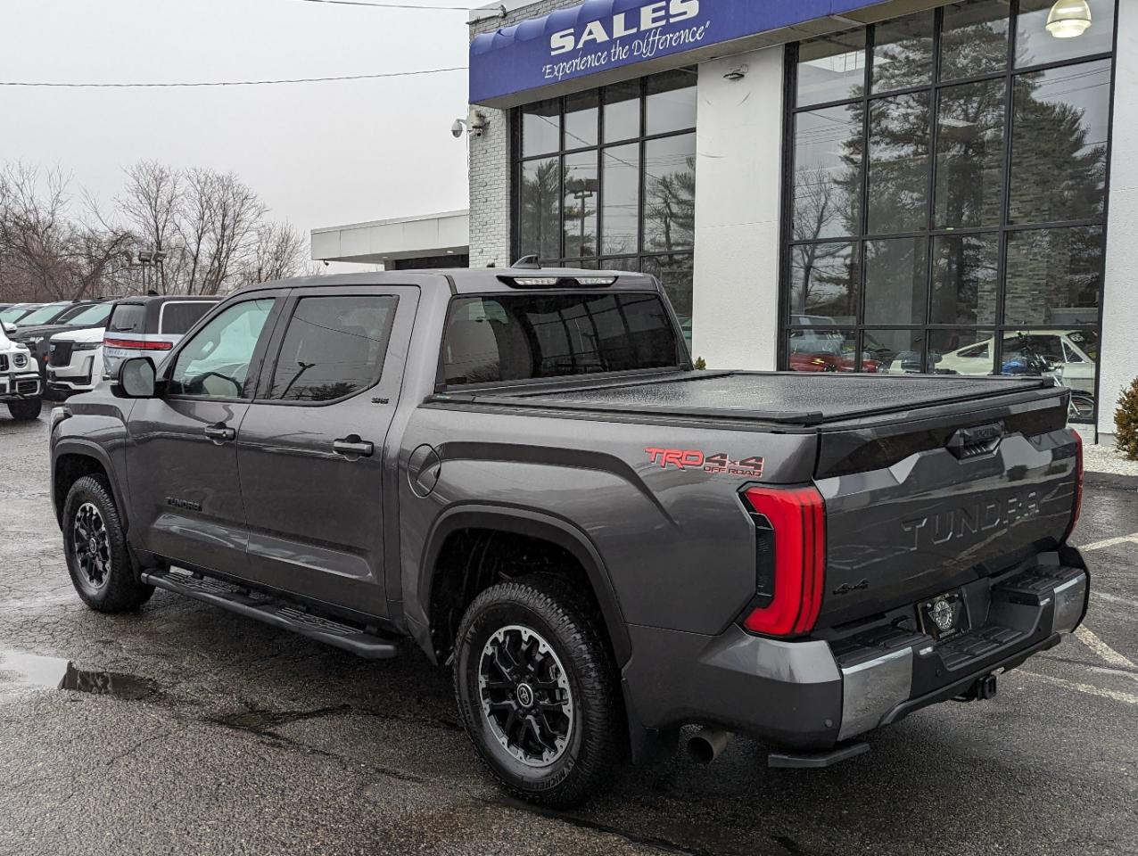 Toyota Tundra 4WD SR5 CrewMax 5.5' Bed (Natl) 2022