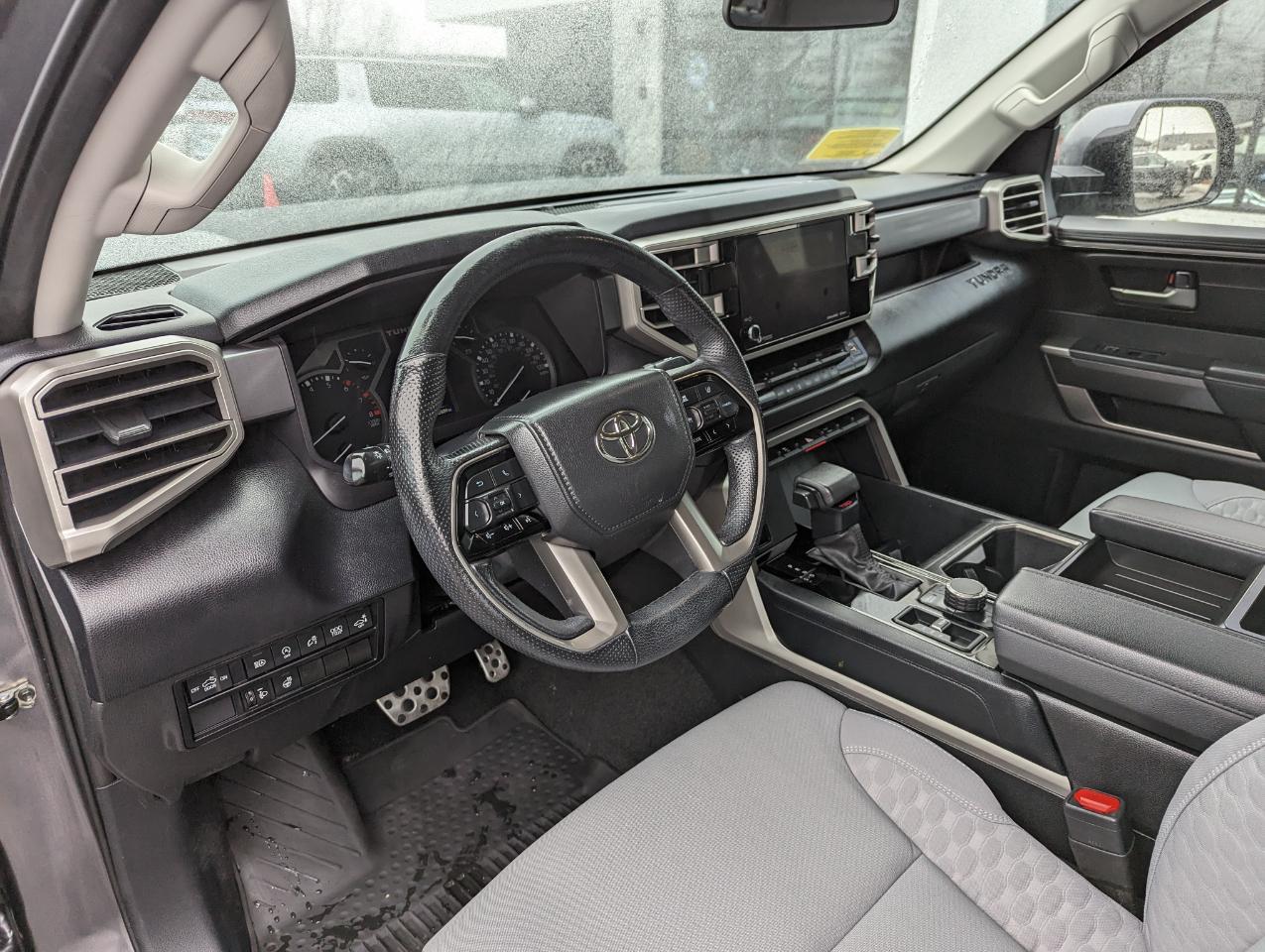 Toyota Tundra 4WD SR5 CrewMax 5.5' Bed (Natl) 2022