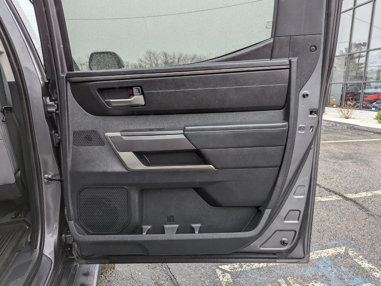 Toyota Tundra 4WD SR5 CrewMax 5.5' Bed (Natl) 2022