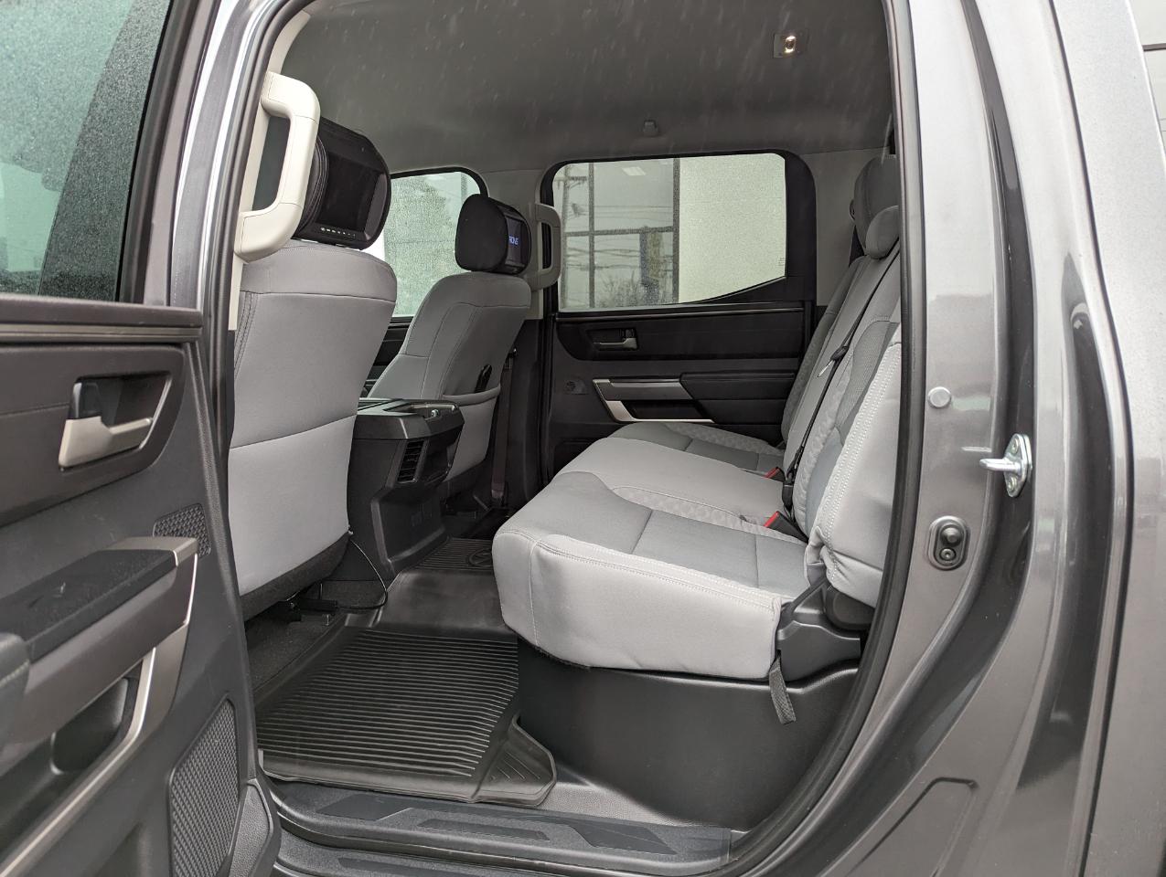 Toyota Tundra 4WD SR5 CrewMax 5.5' Bed (Natl) 2022