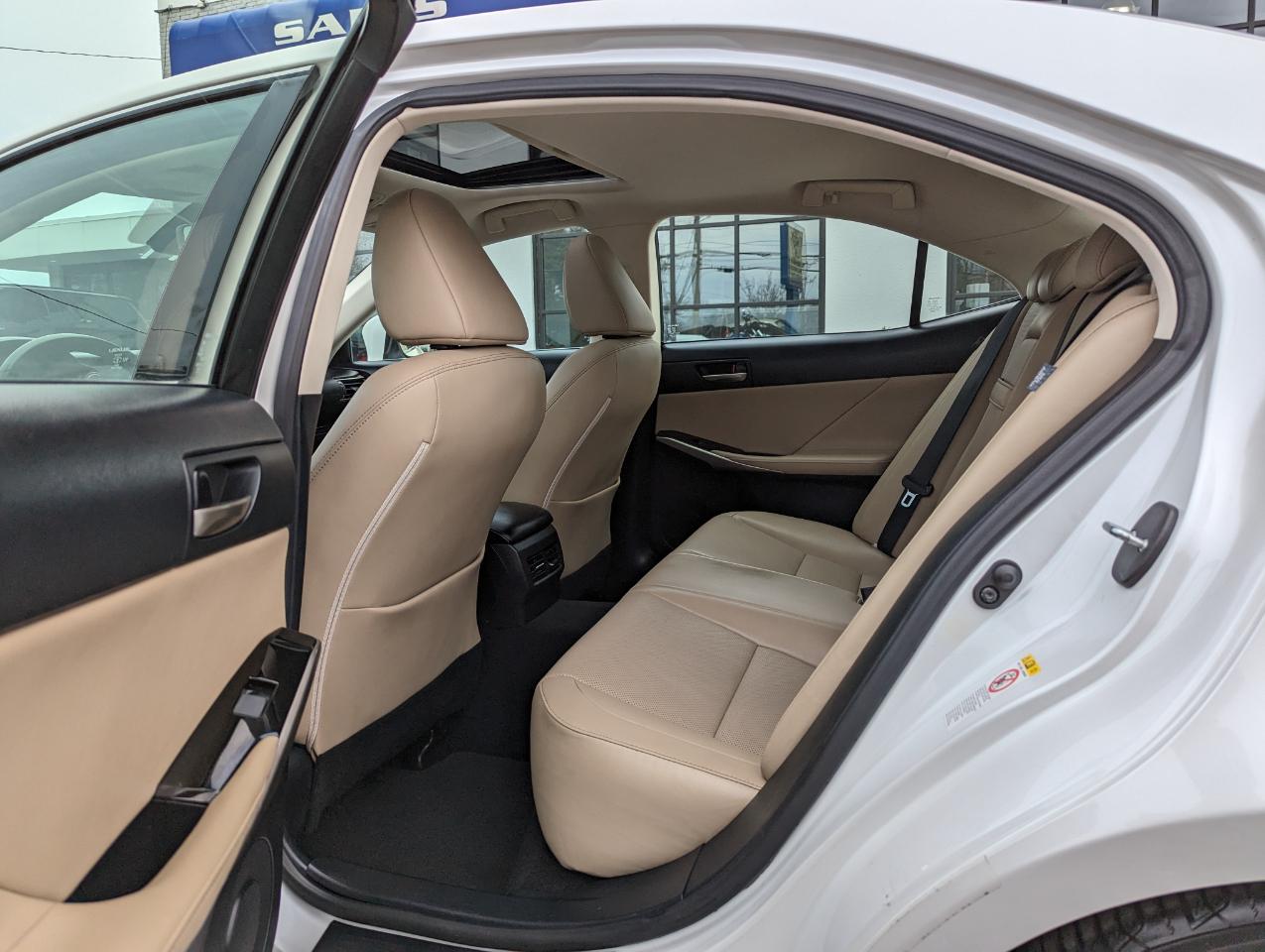 Lexus IS IS 300 AWD 2019