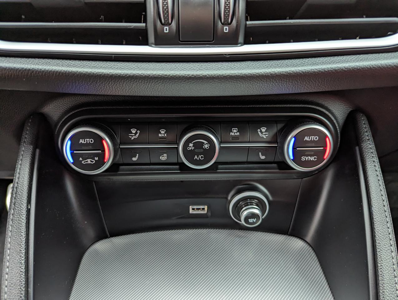 Alfa Romeo Stelvio Veloce AWD 2022