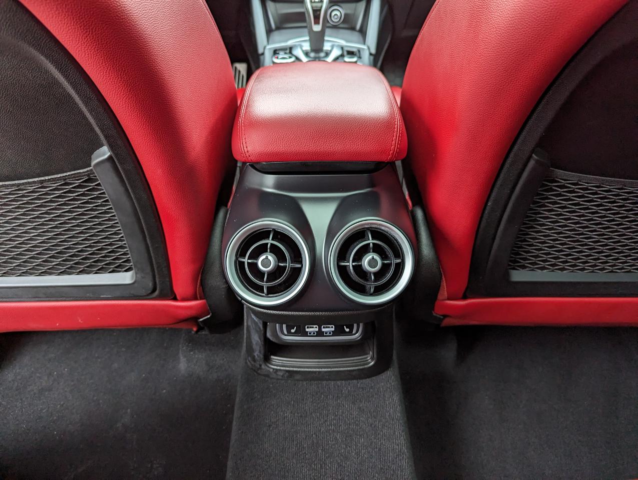 Alfa Romeo Stelvio Veloce AWD 2022