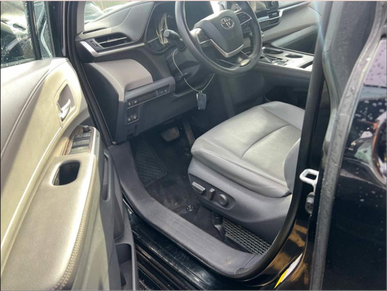 Toyota Sienna XLE AWD 7-Passenger (Natl) 2021