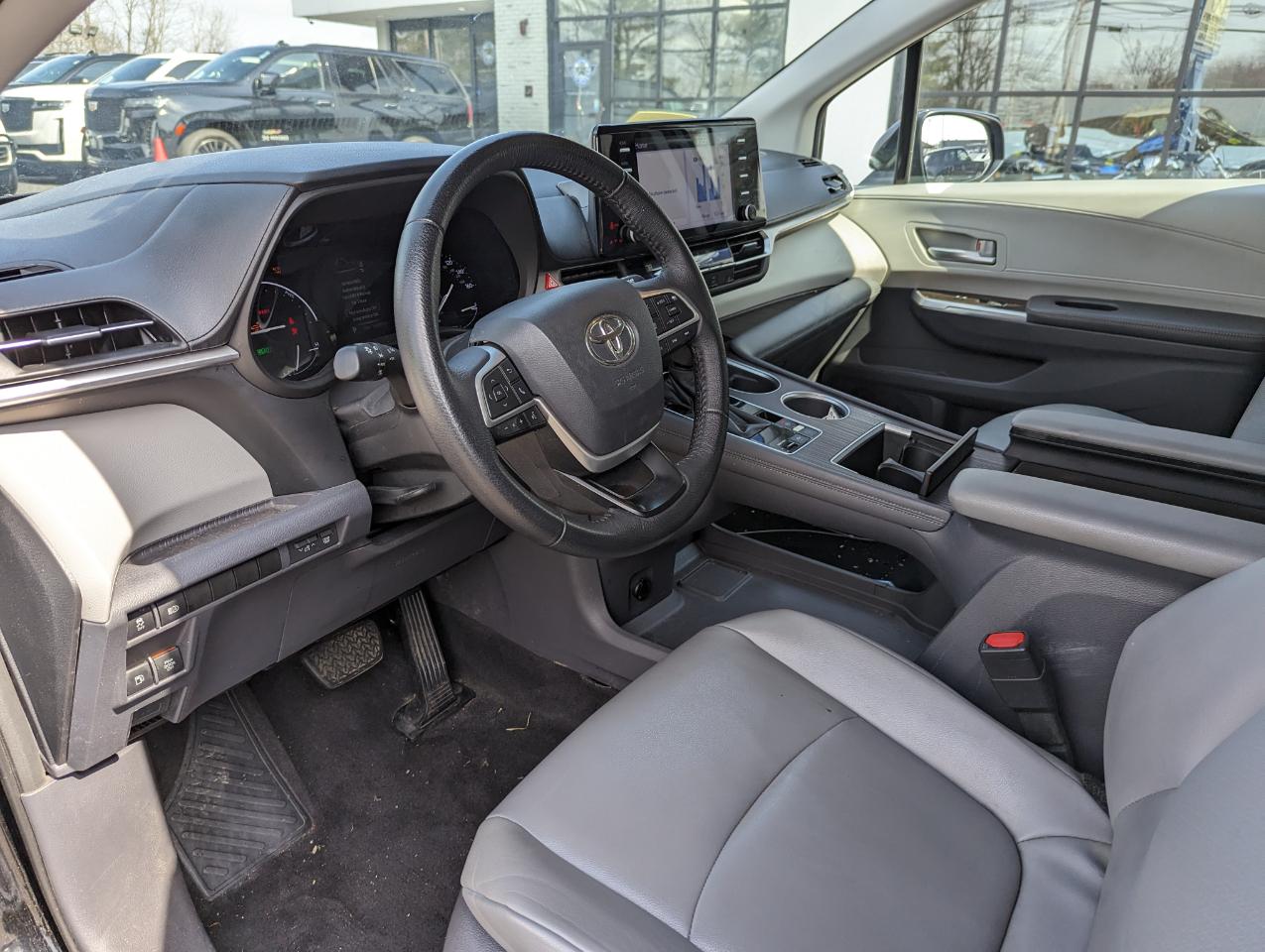 Toyota Sienna XLE AWD 7-Passenger (Natl) 2021