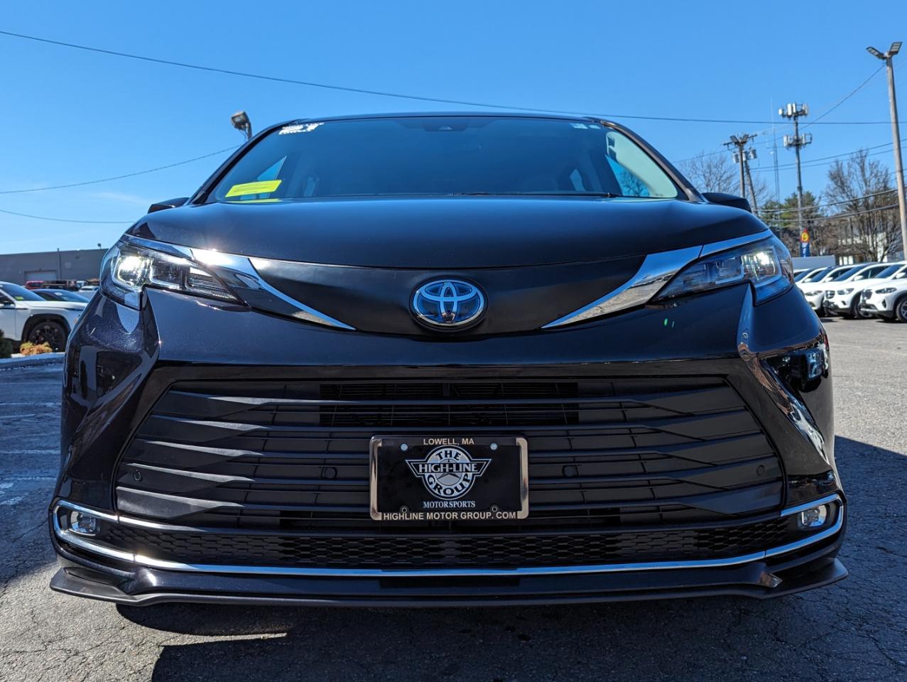Toyota Sienna XLE AWD 7-Passenger (Natl) 2021
