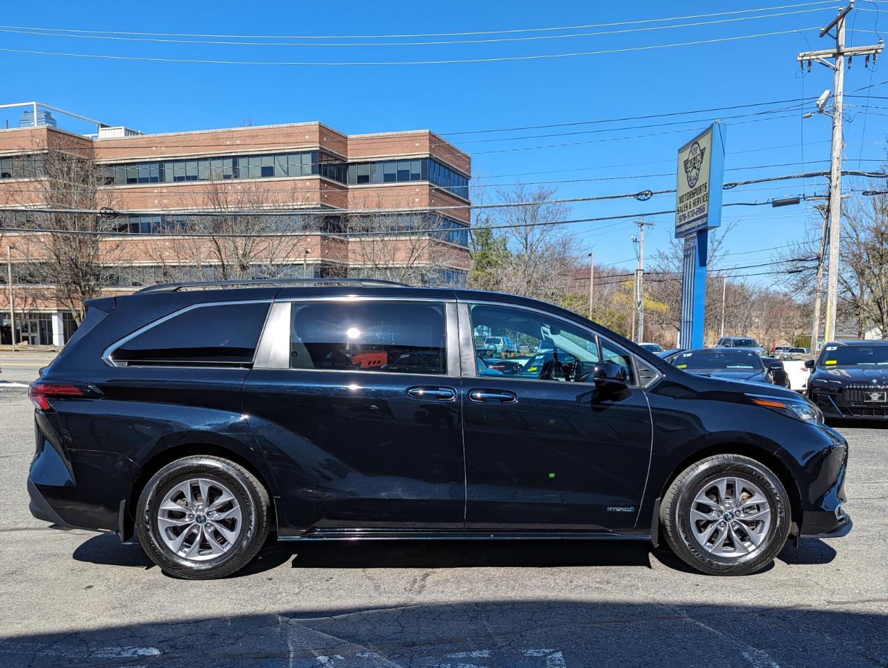 Toyota Sienna XLE AWD 7-Passenger (Natl) 2021