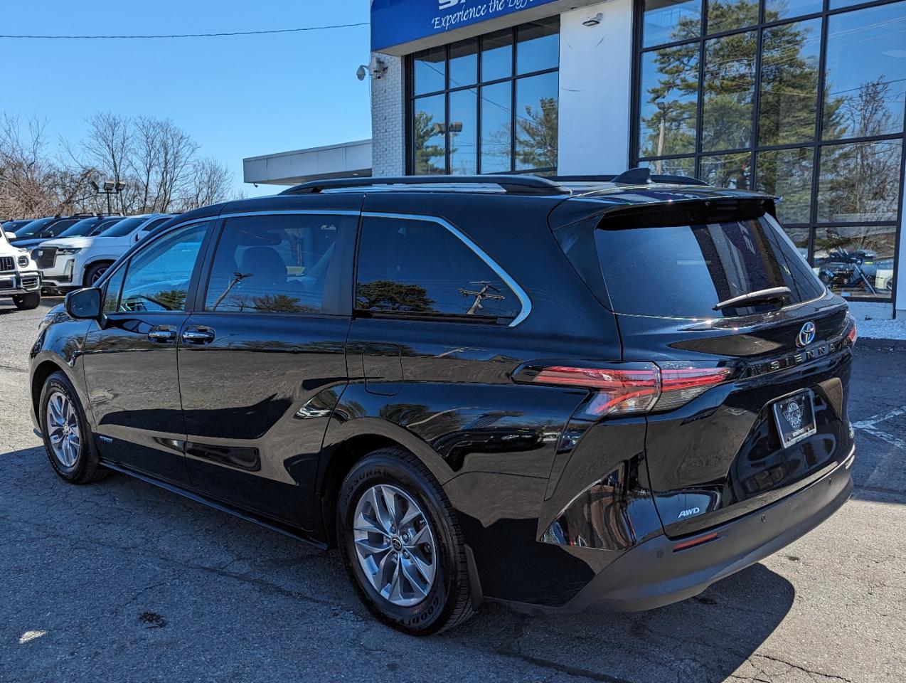 Toyota Sienna XLE AWD 7-Passenger (Natl) 2021