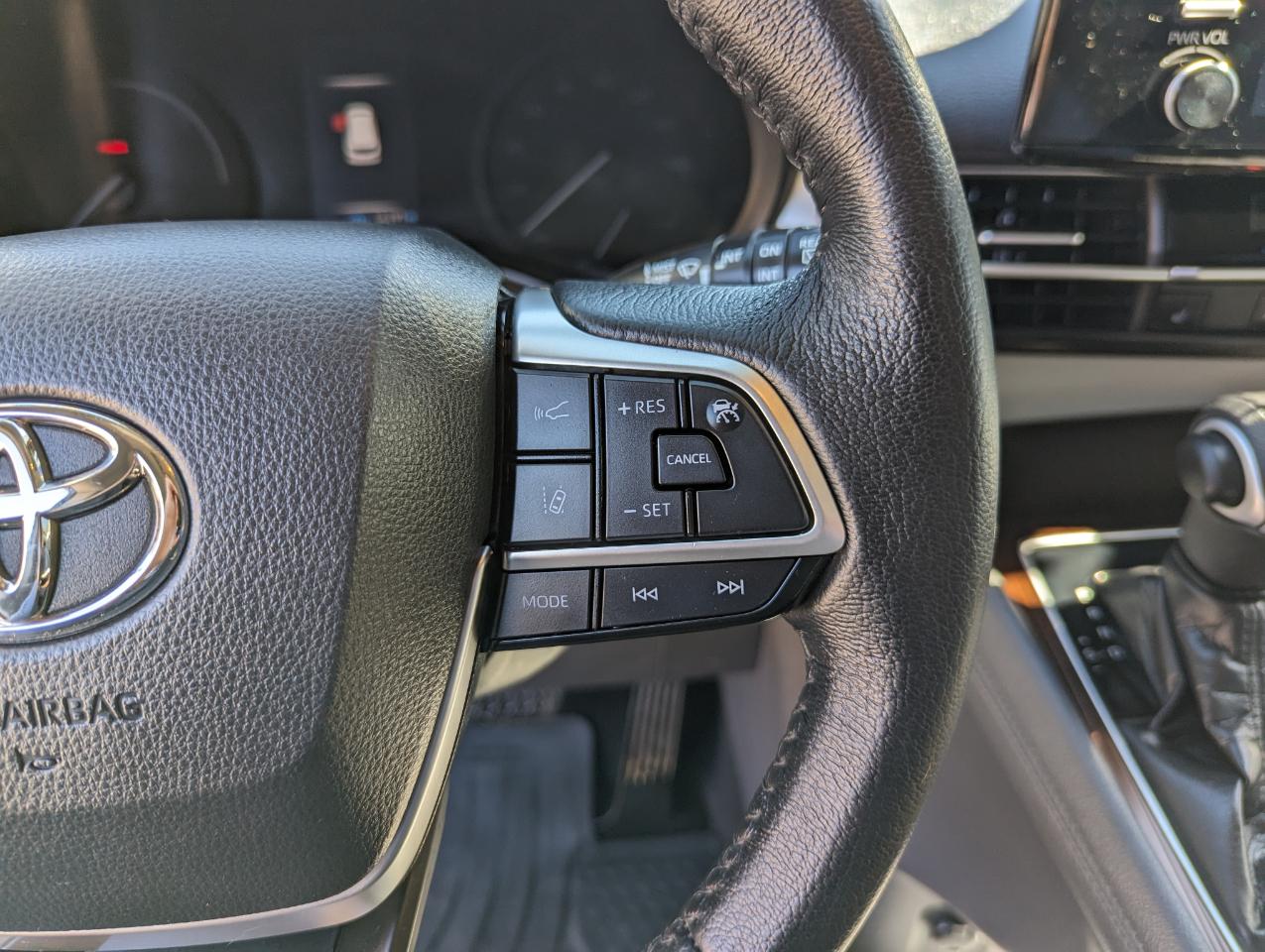 Toyota Sienna XLE AWD 7-Passenger (Natl) 2021