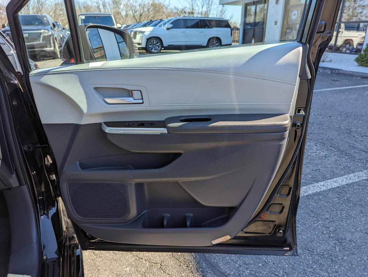 Toyota Sienna XLE AWD 7-Passenger (Natl) 2021