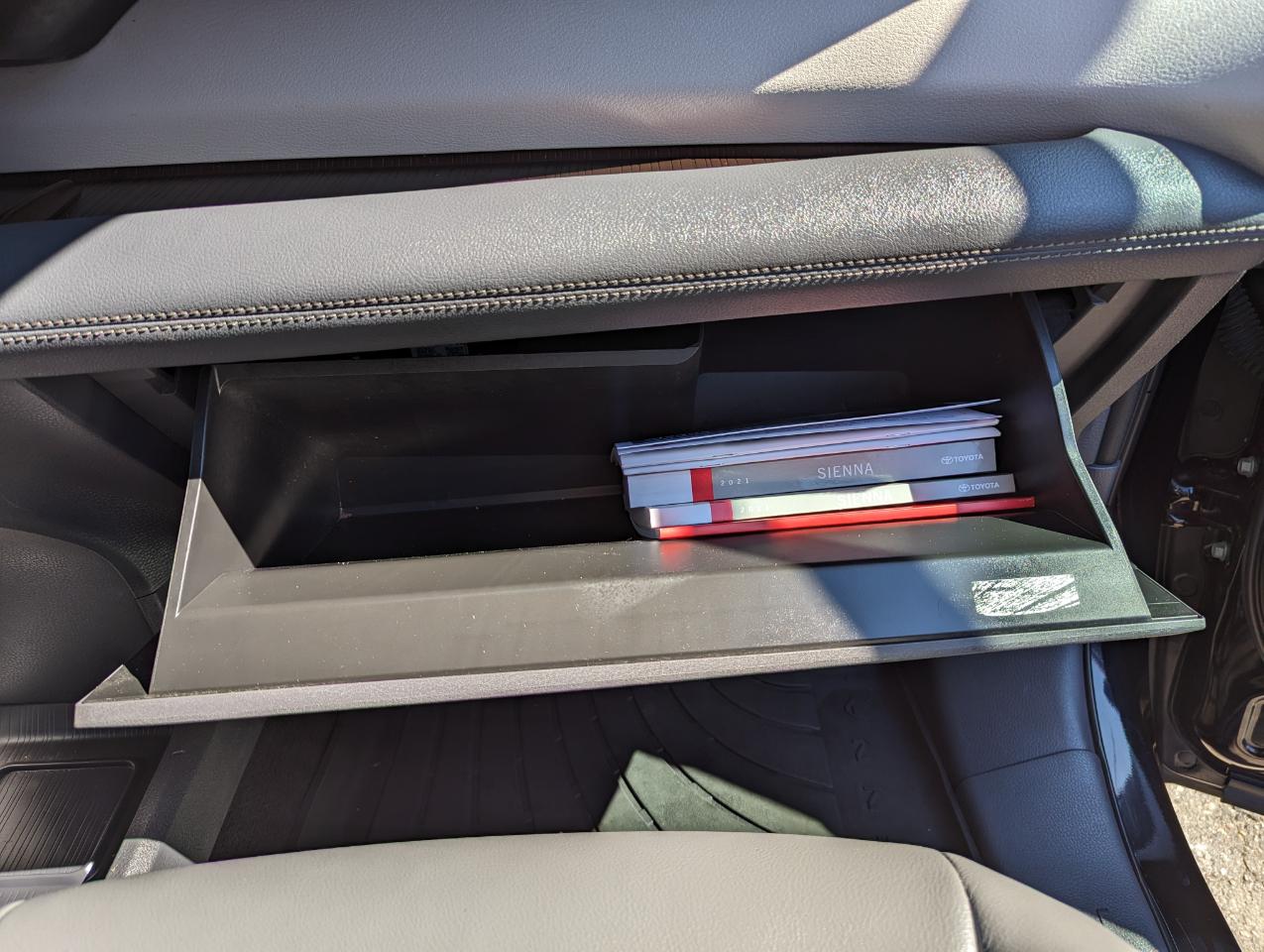 Toyota Sienna XLE AWD 7-Passenger (Natl) 2021