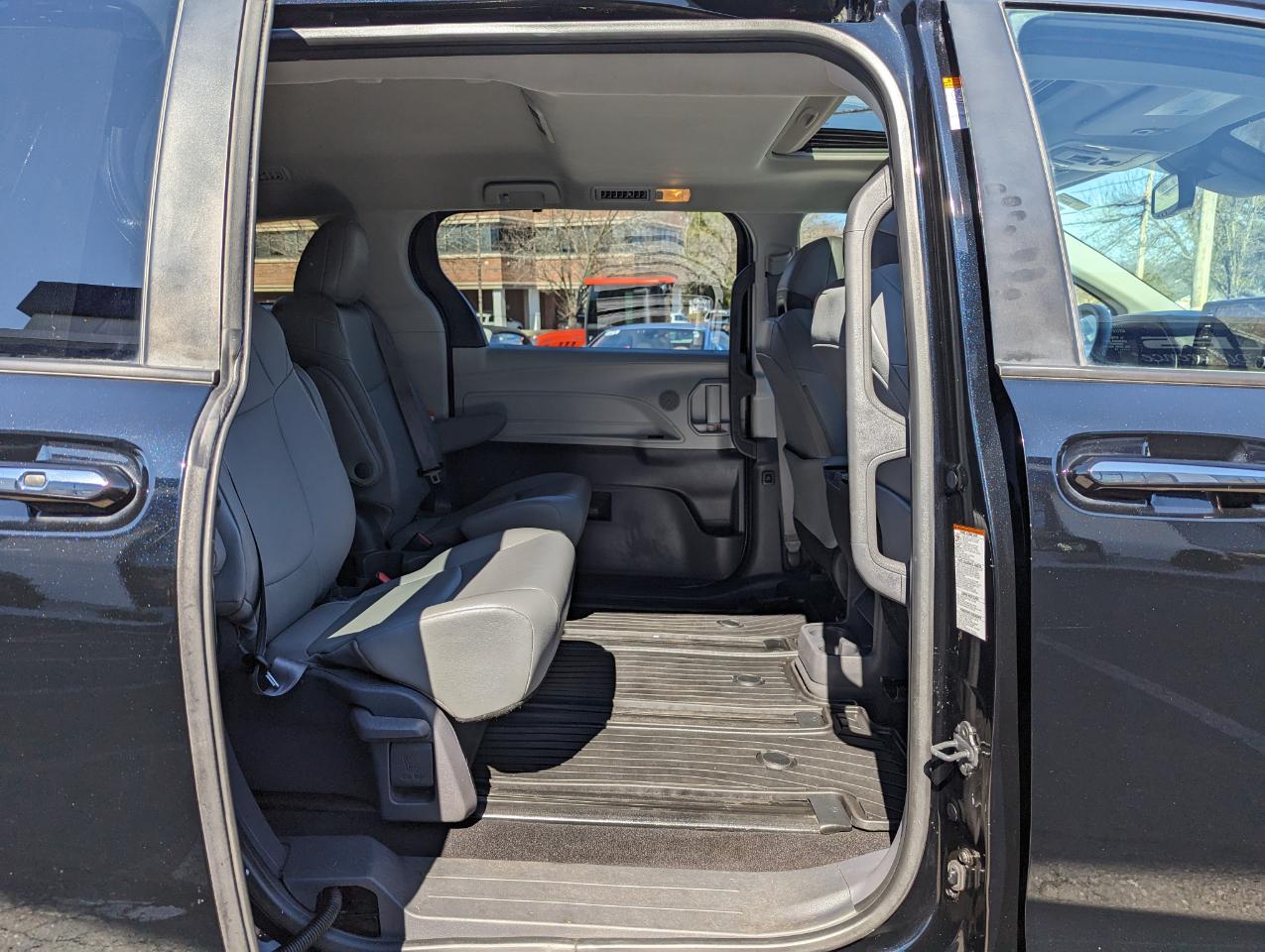 Toyota Sienna XLE AWD 7-Passenger (Natl) 2021