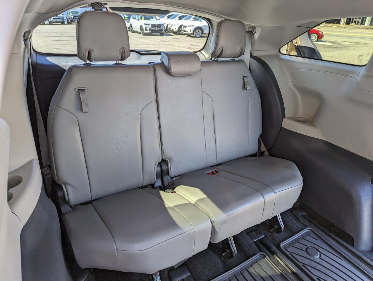 Toyota Sienna XLE AWD 7-Passenger (Natl) 2021