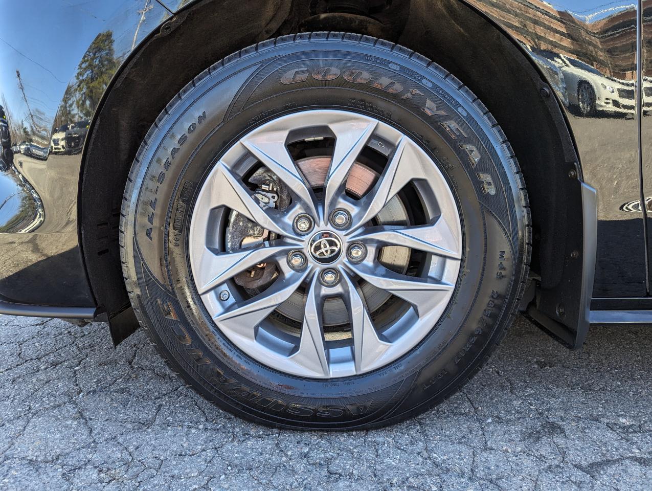 Toyota Sienna XLE AWD 7-Passenger (Natl) 2021