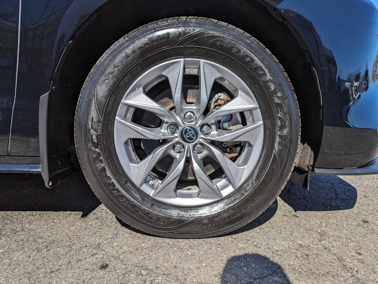 Toyota Sienna XLE AWD 7-Passenger (Natl) 2021