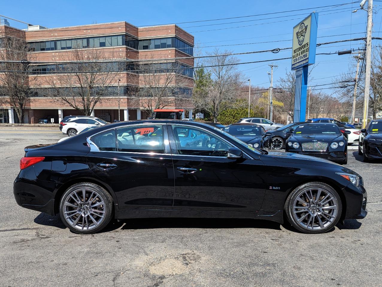 Infiniti Q50 4dr Sdn 3.0t Red Sport 400 AWD 2016