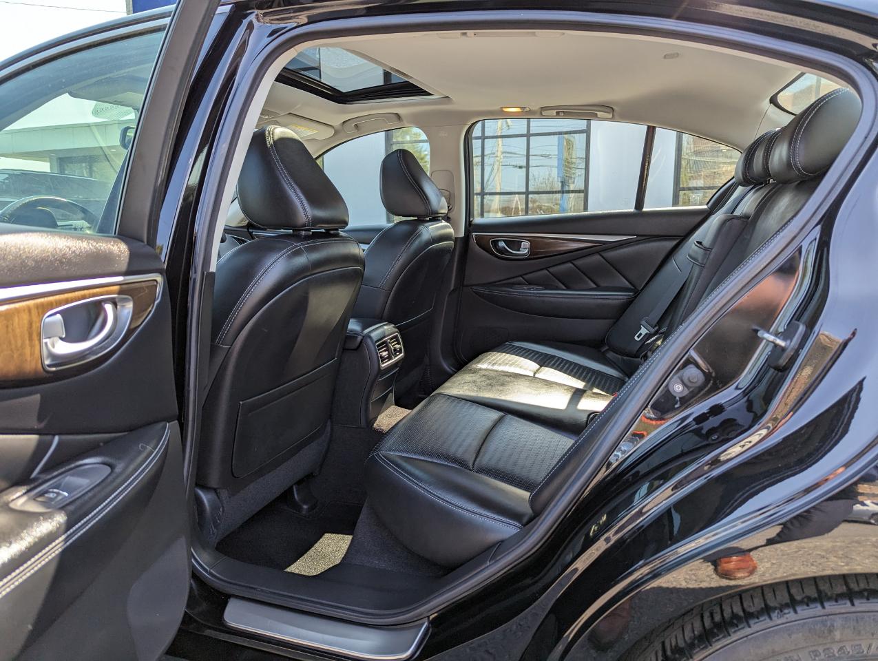 Infiniti Q50 4dr Sdn 3.0t Red Sport 400 AWD 2016